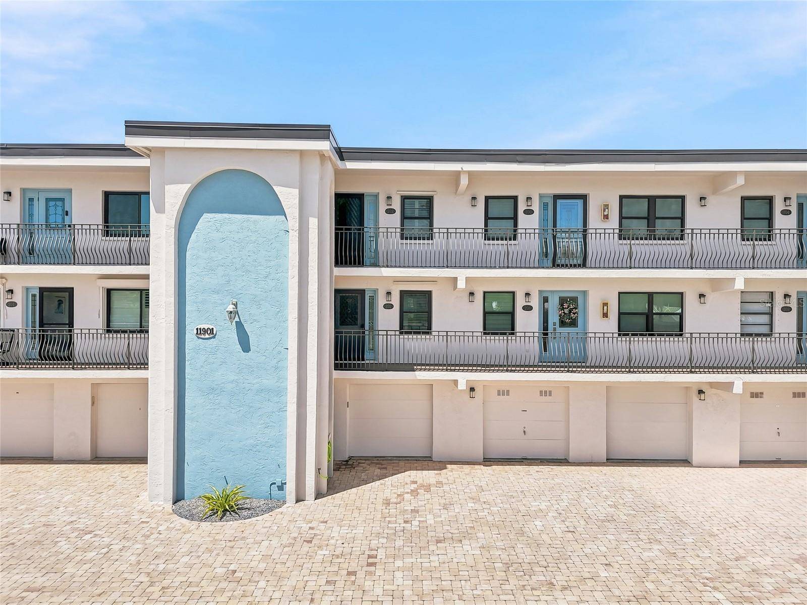 11901 LAGOON LN #202, Treasure Island, FL 33706