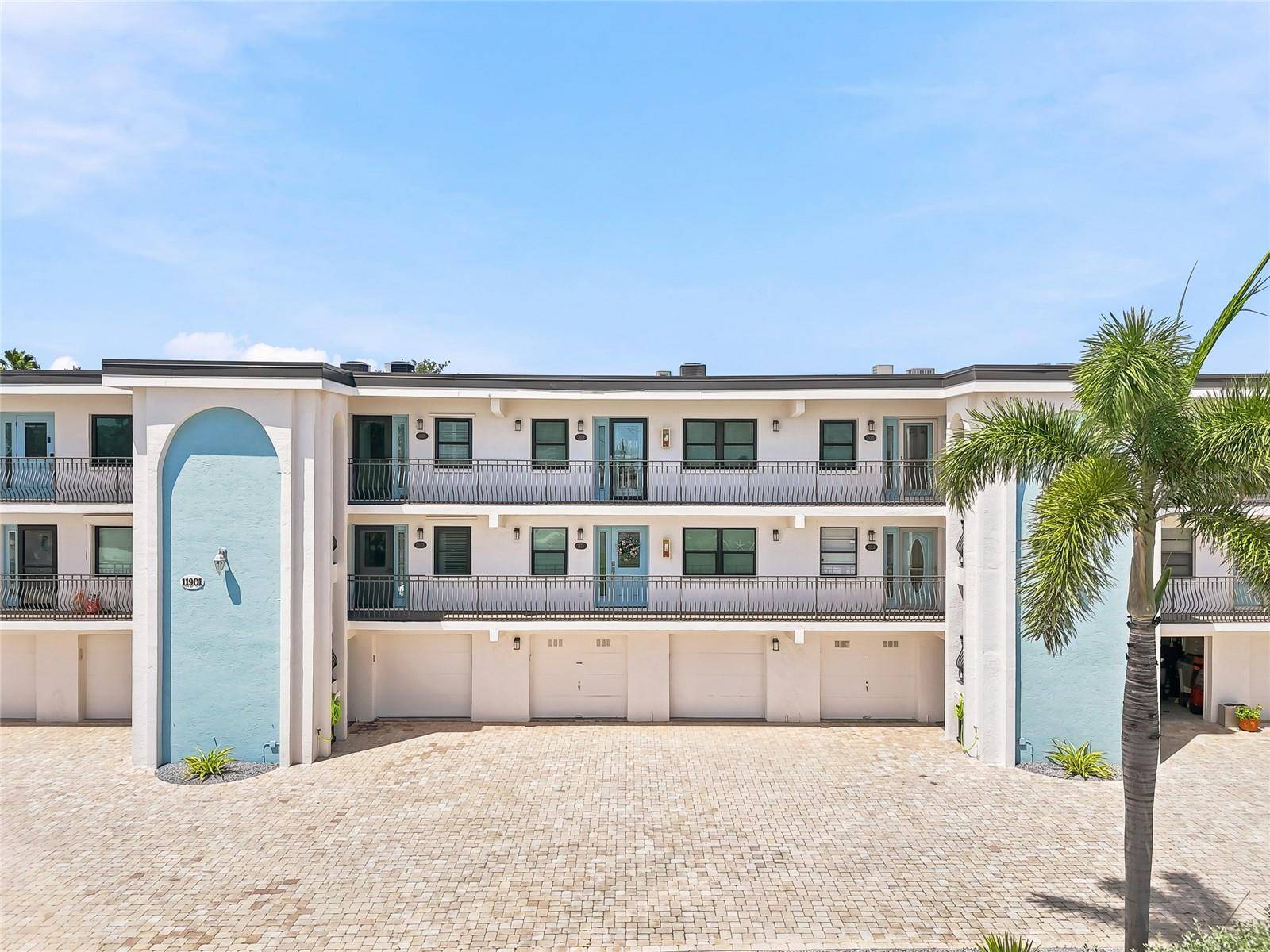 11901 LAGOON LN #202, Treasure Island, FL 33706