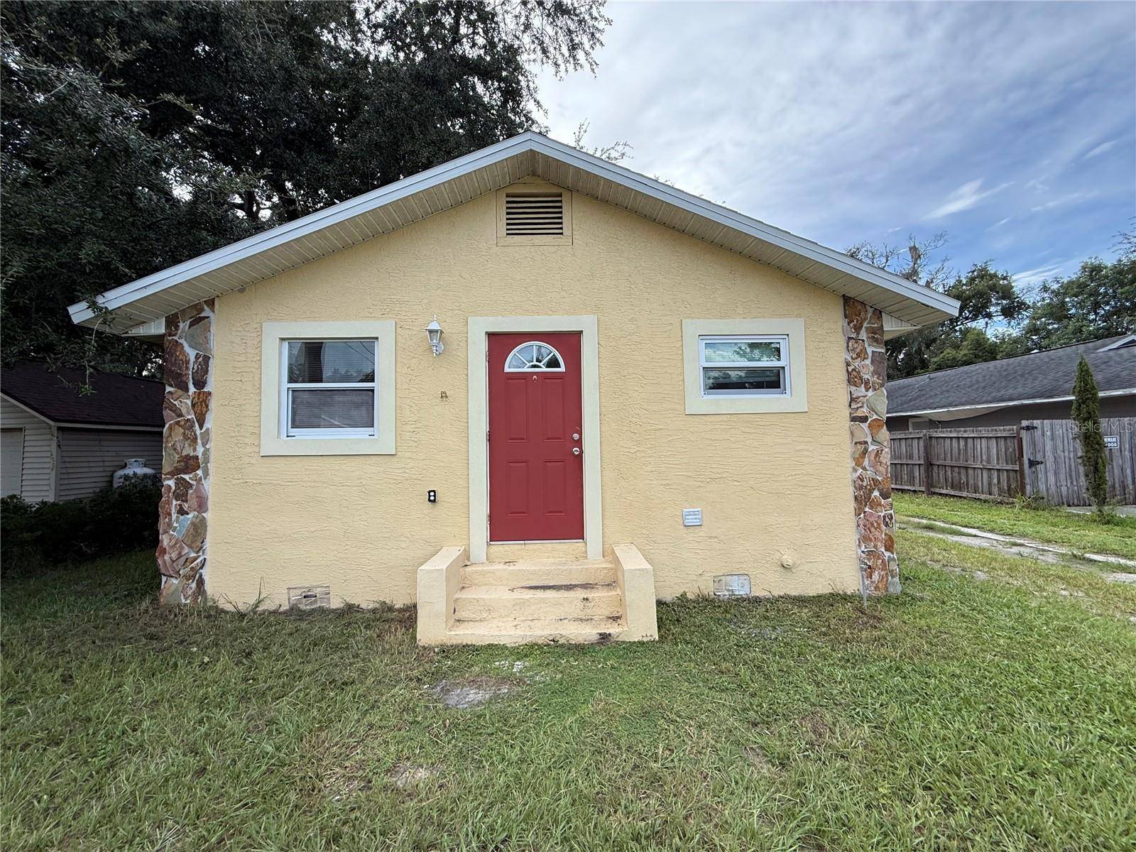 1109 N GORDON ST, Plant City, FL 33563