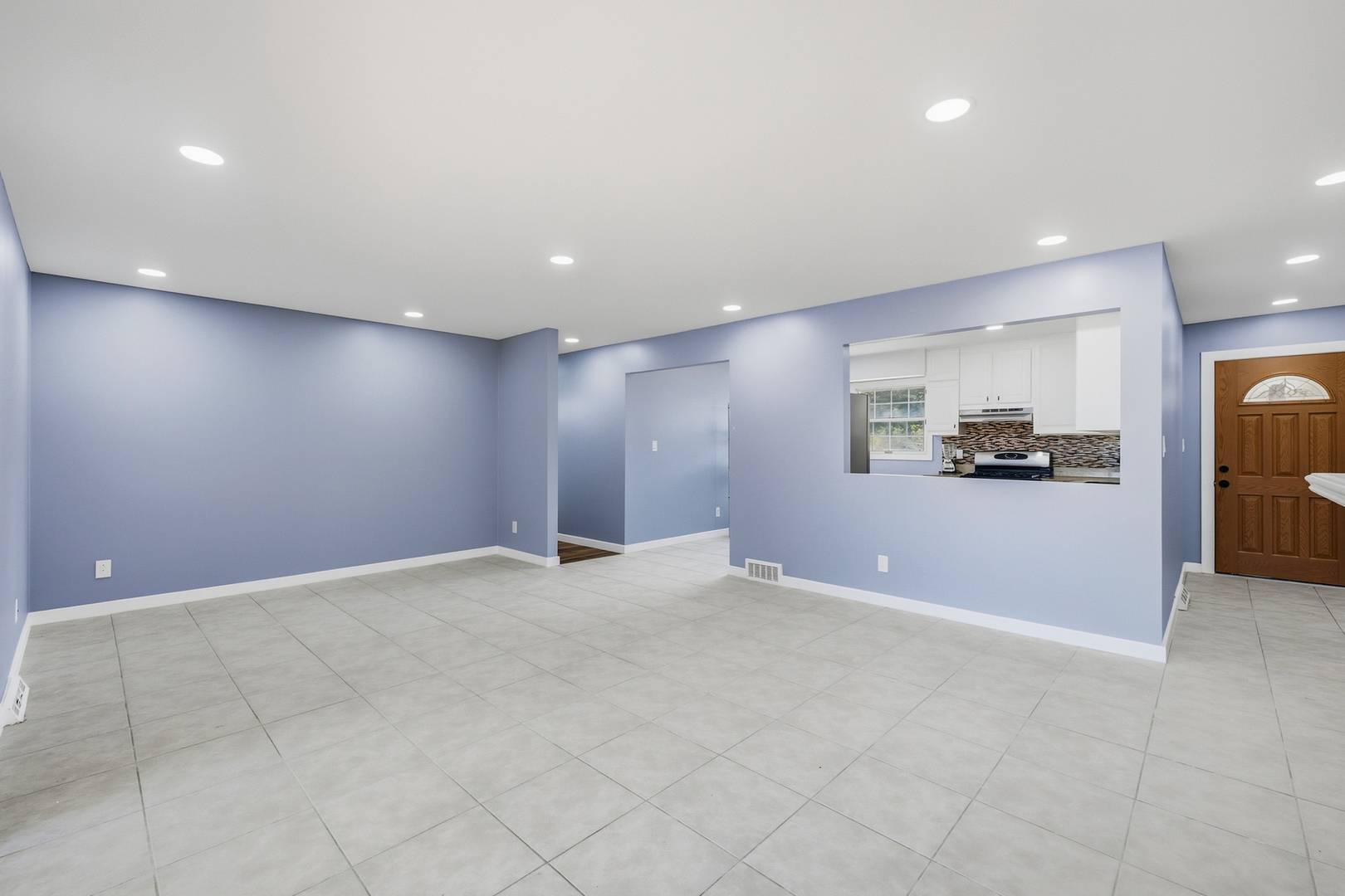 2355 Coach And Surrey LN, Aurora, IL 60506