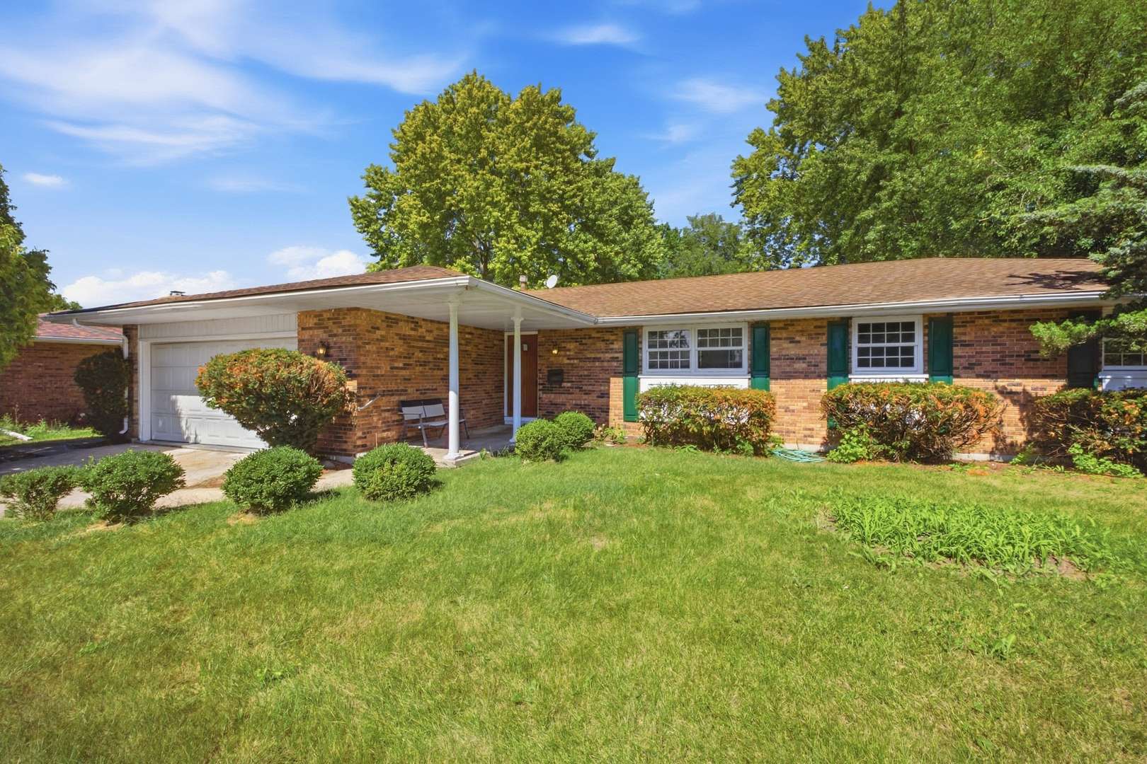 2355 Coach And Surrey LN, Aurora, IL 60506