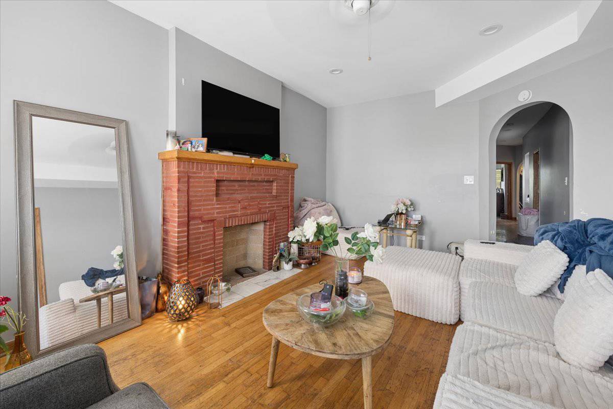 3128 W Warren BLVD, Chicago, IL 60612