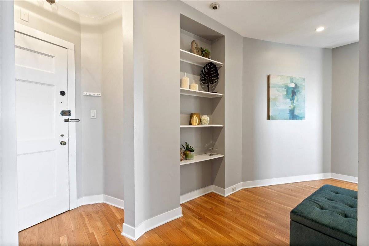 2000 N Lincoln Park West #1214, Chicago, IL 60614