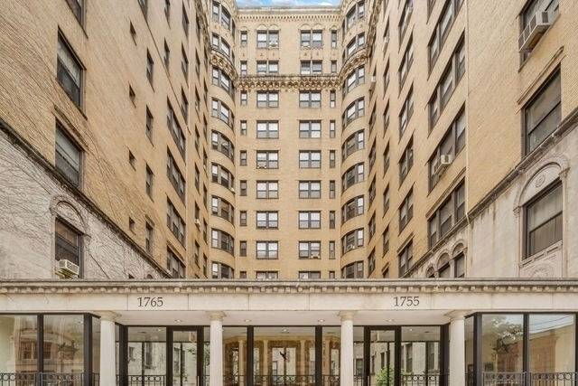 1755 E 55th ST #303, Chicago, IL 60615