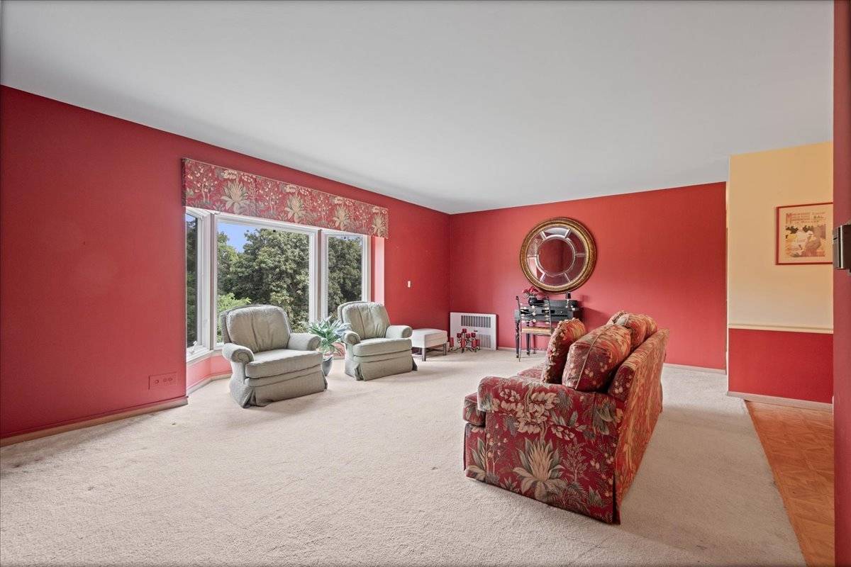 300 THAMES Pkwy #3F, Park Ridge, IL 60068