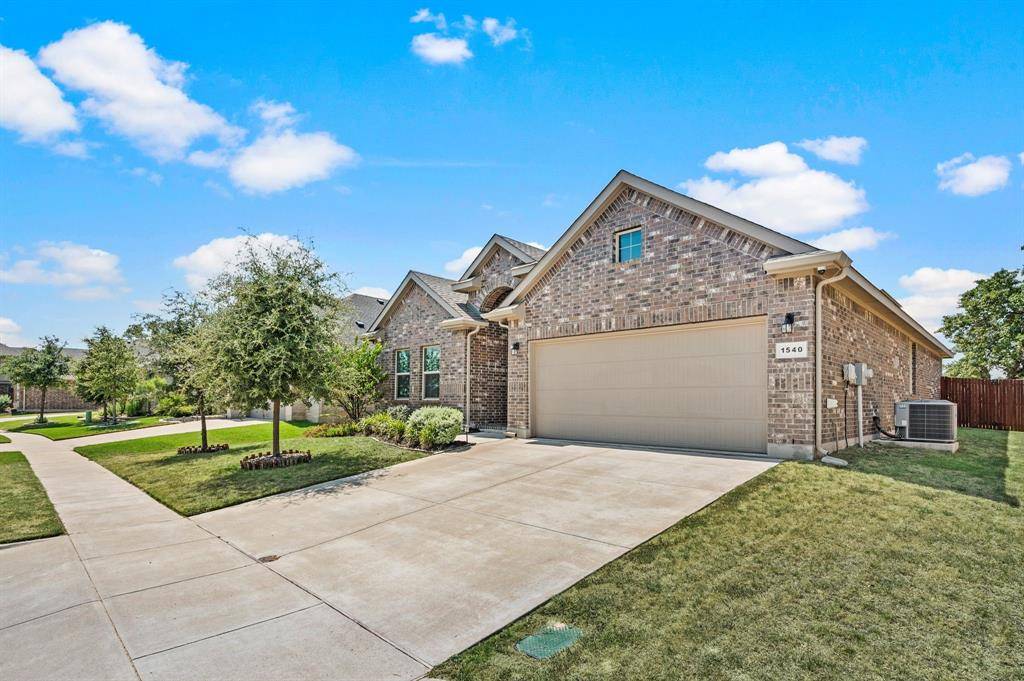 1540 Seabiscuit Drive, Granbury, TX 76049