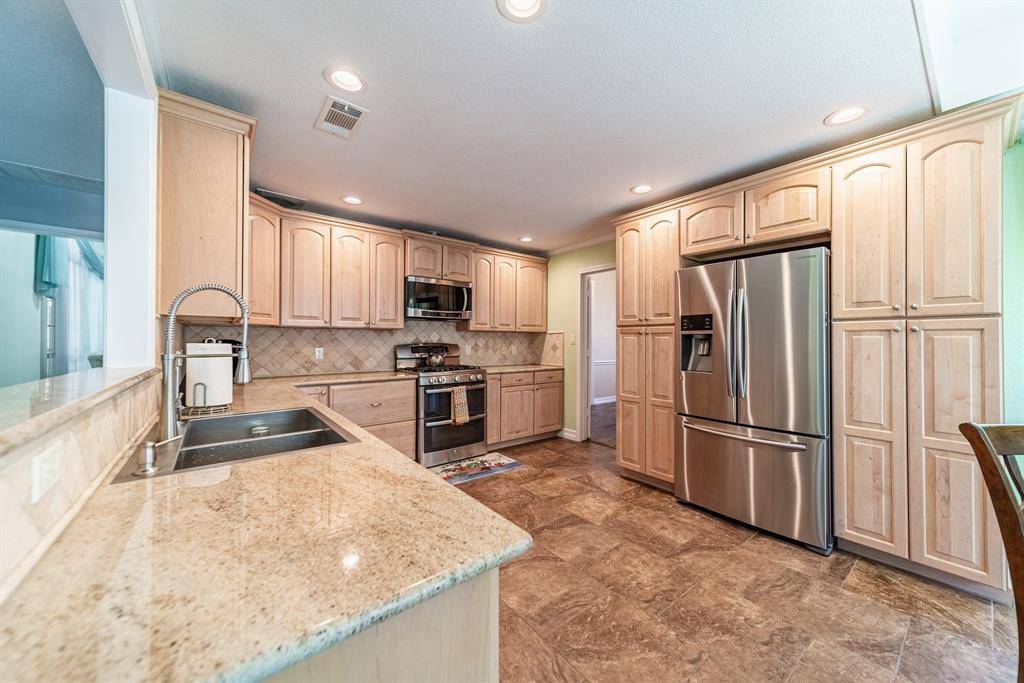 3305 Eisenhower Lane, Plano, TX 75023
