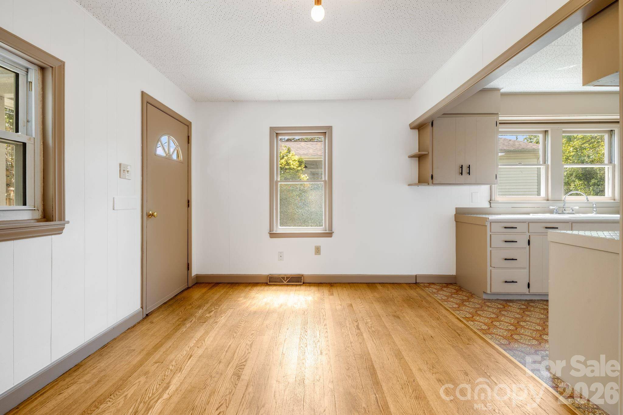 22 Jarrett ST, Asheville, NC 28806