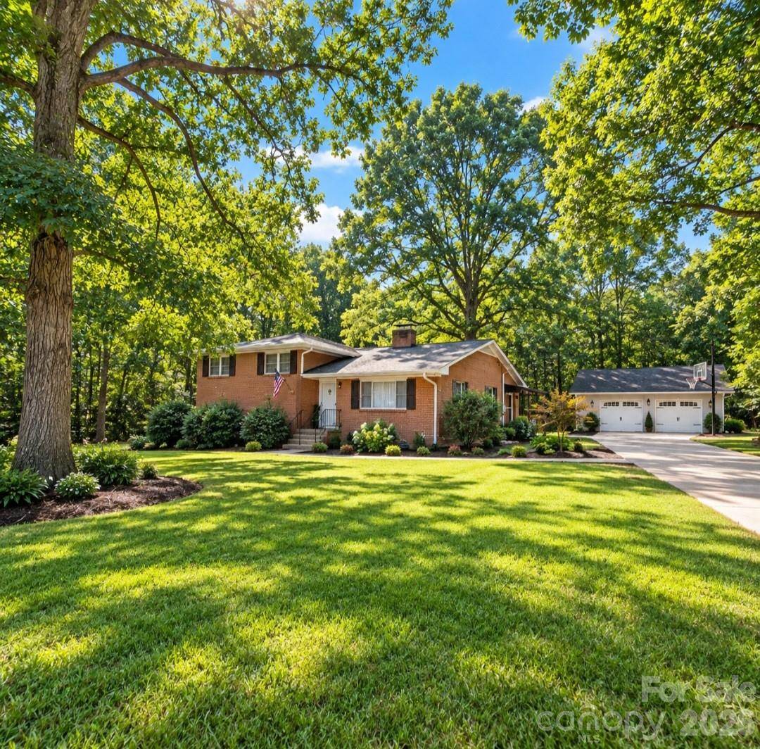 250 Roberta RD SW, Concord, NC 28027