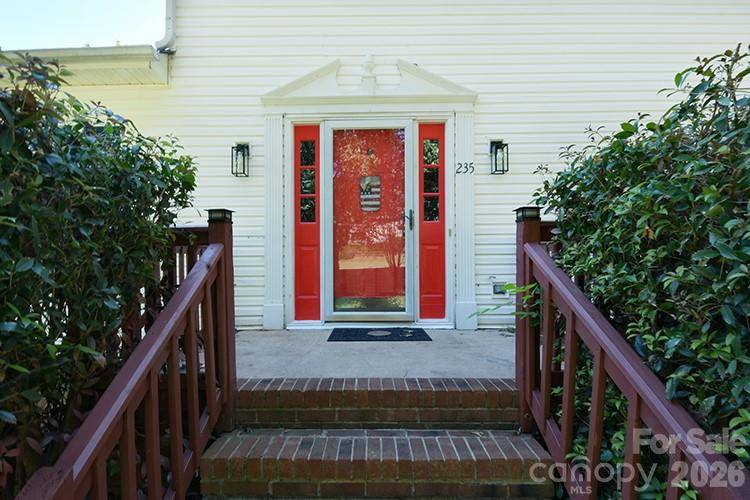 235 Crystal CIR, Mooresville, NC 28117