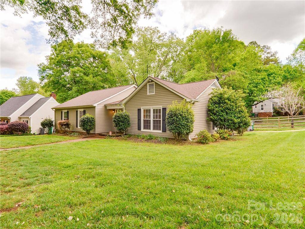 7600 Winterset DR, Charlotte, NC 28270