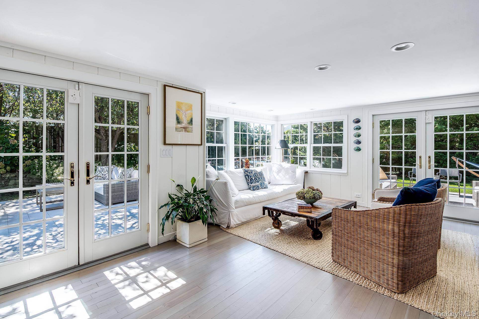 74 Hampton LN, Amagansett, NY 11930