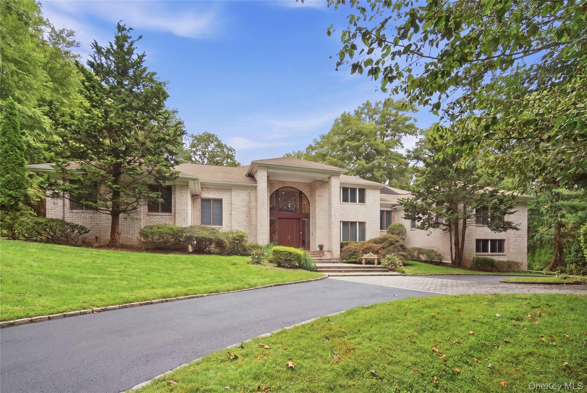 3 White Birch RD, Oyster Bay Cove, NY 11791