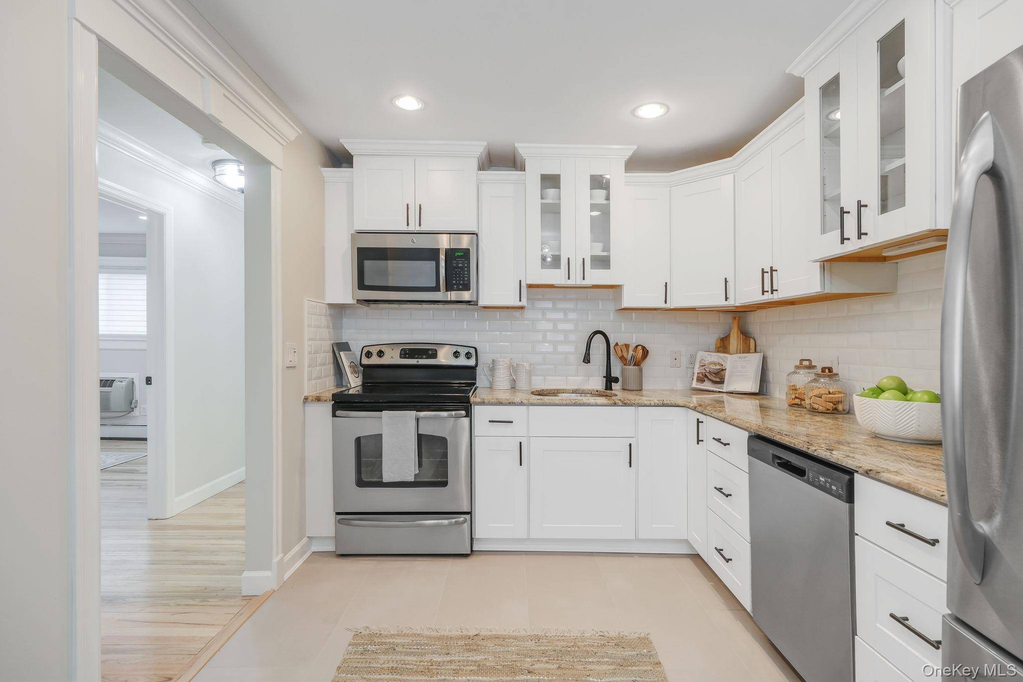 10 Smithtown BLVD #6A, Smithtown, NY 11787