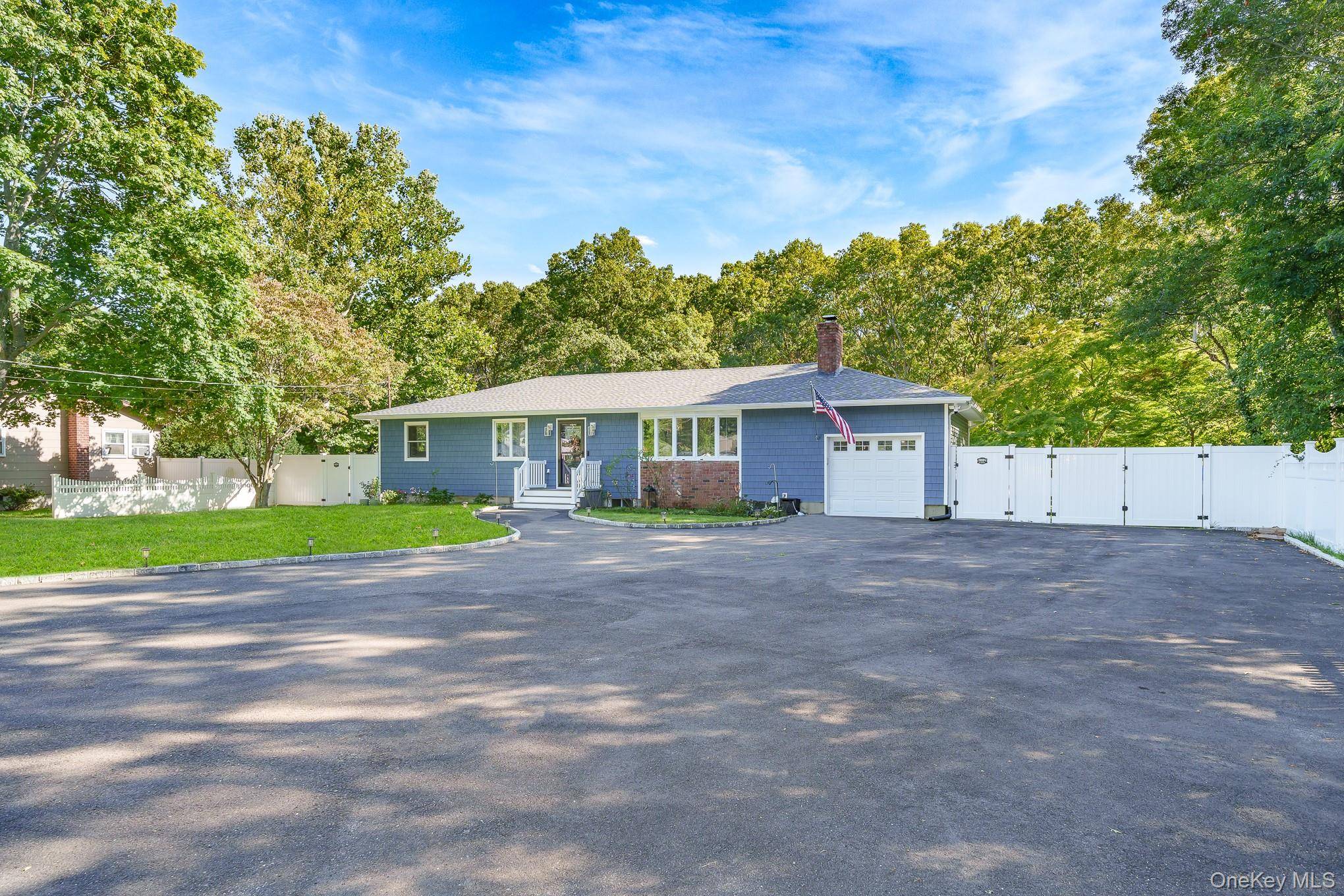 20 Danbury AVE, Patchogue, NY 11772