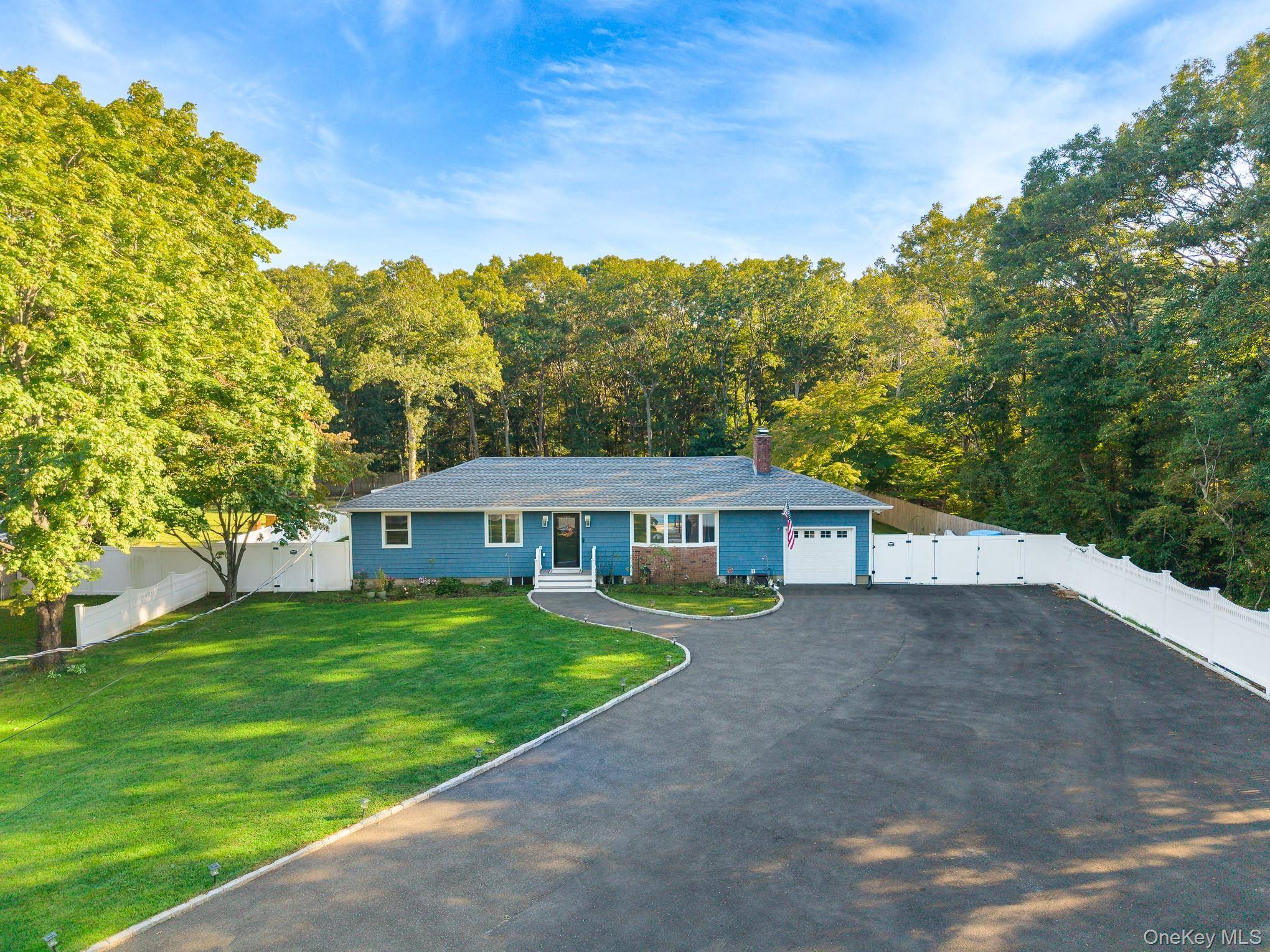20 Danbury AVE, Patchogue, NY 11772