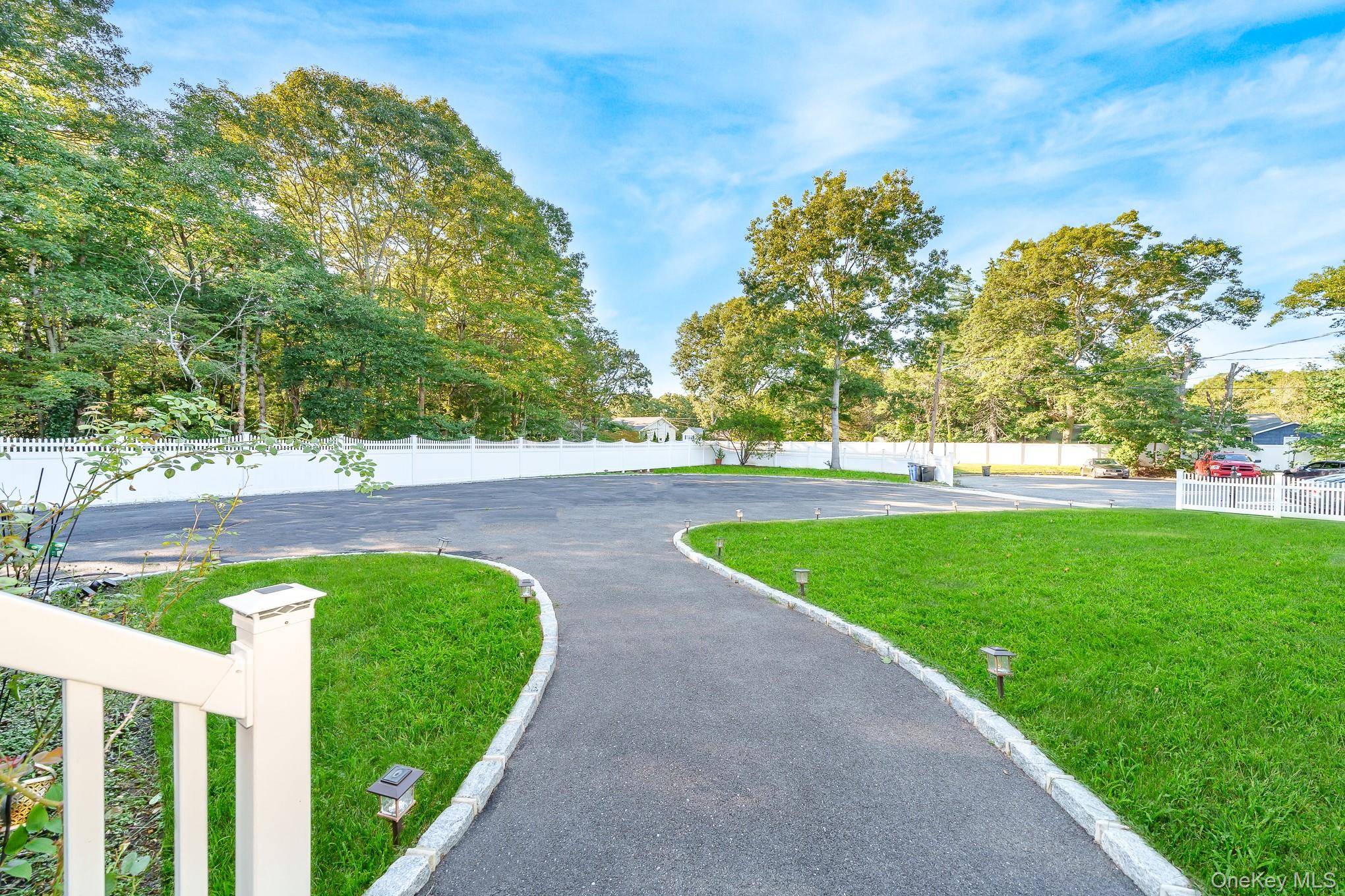 20 Danbury AVE, Patchogue, NY 11772