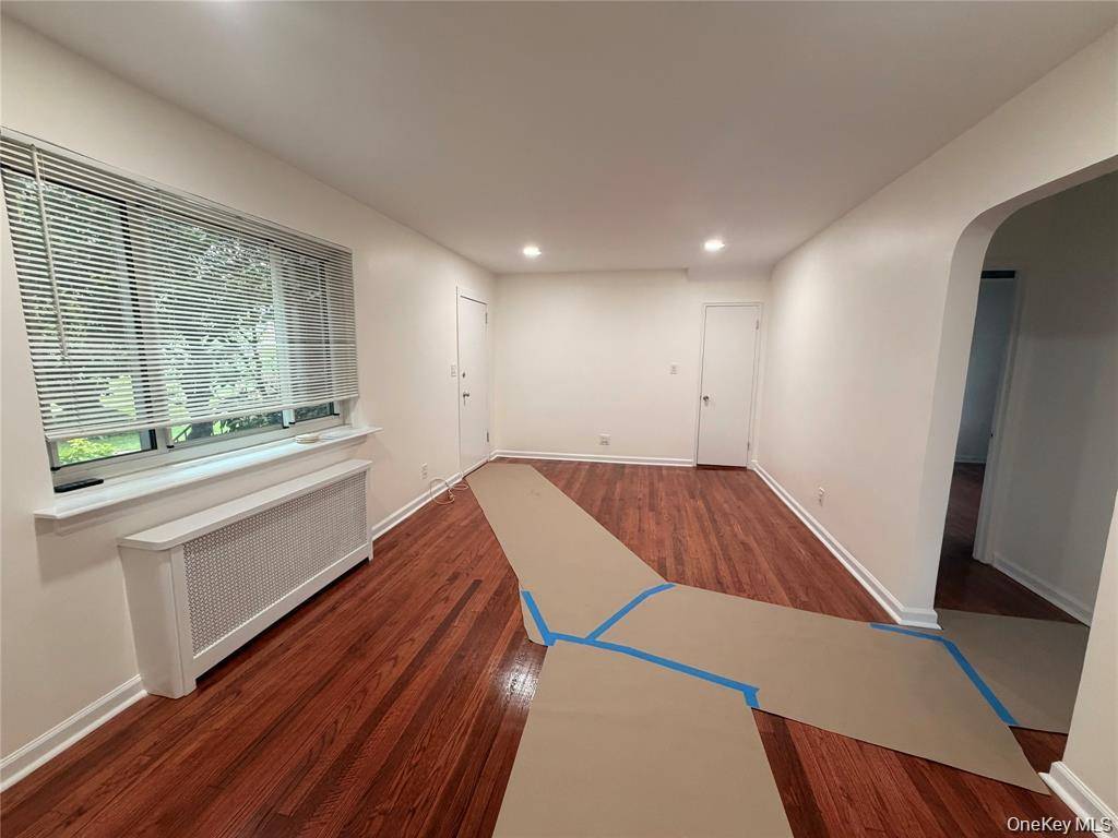 7231 Little Neck Pkwy #1st Floor, Glen Oaks, NY 11004