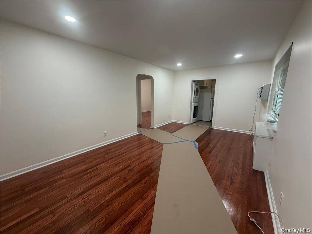 7231 Little Neck Pkwy #1st Floor, Glen Oaks, NY 11004