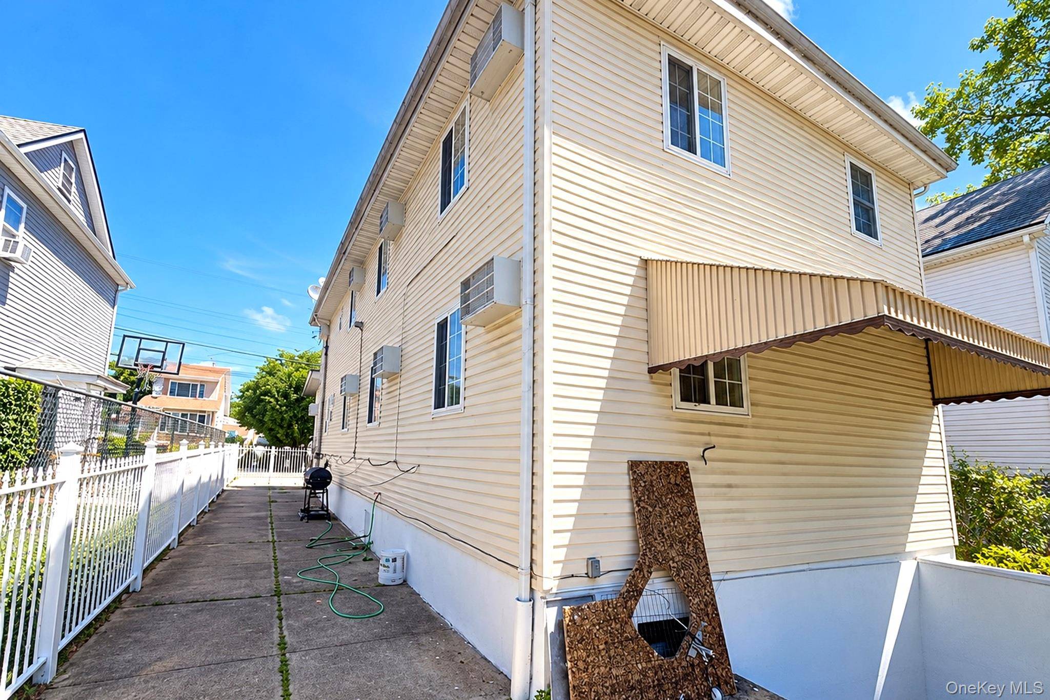 218-42 140th AVE, Springfield Gardens, NY 11413