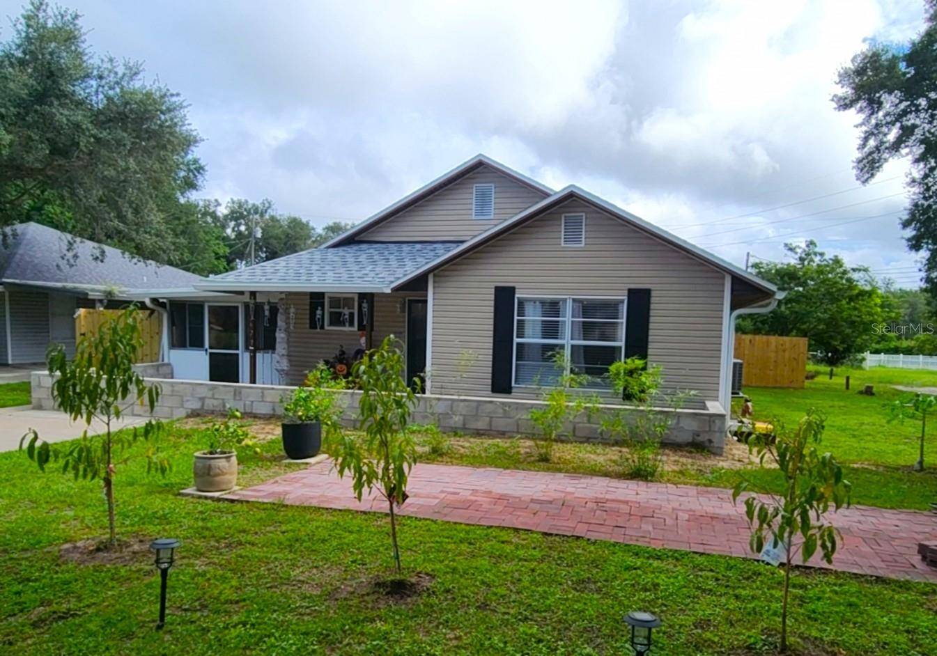 677 WARNER ST, Groveland, FL 34736