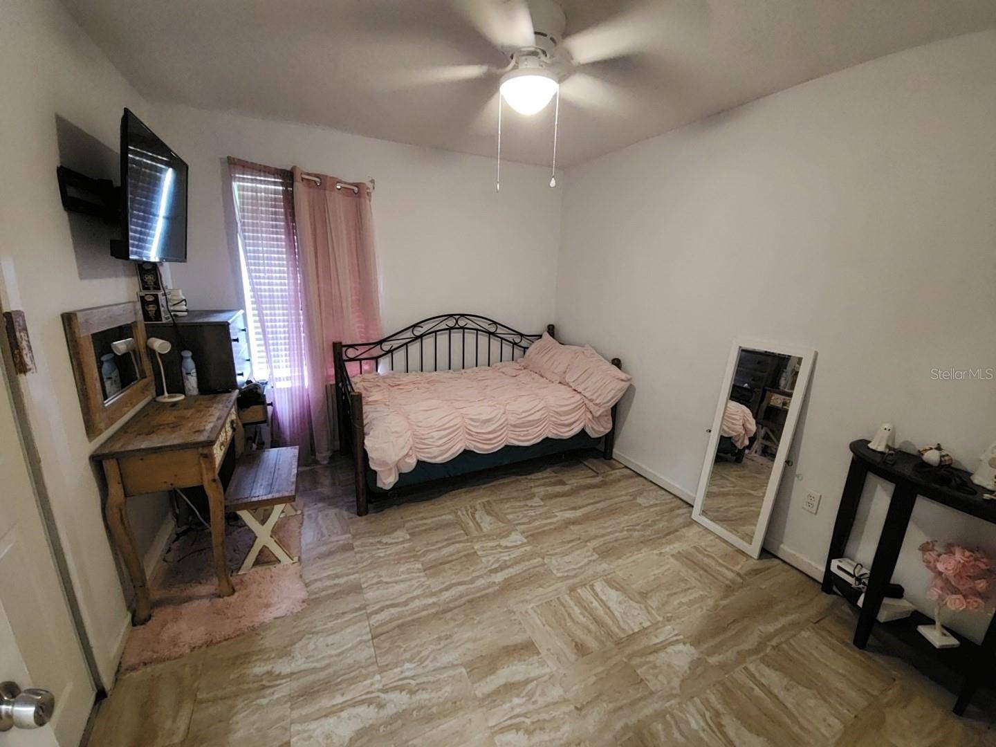 677 WARNER ST, Groveland, FL 34736