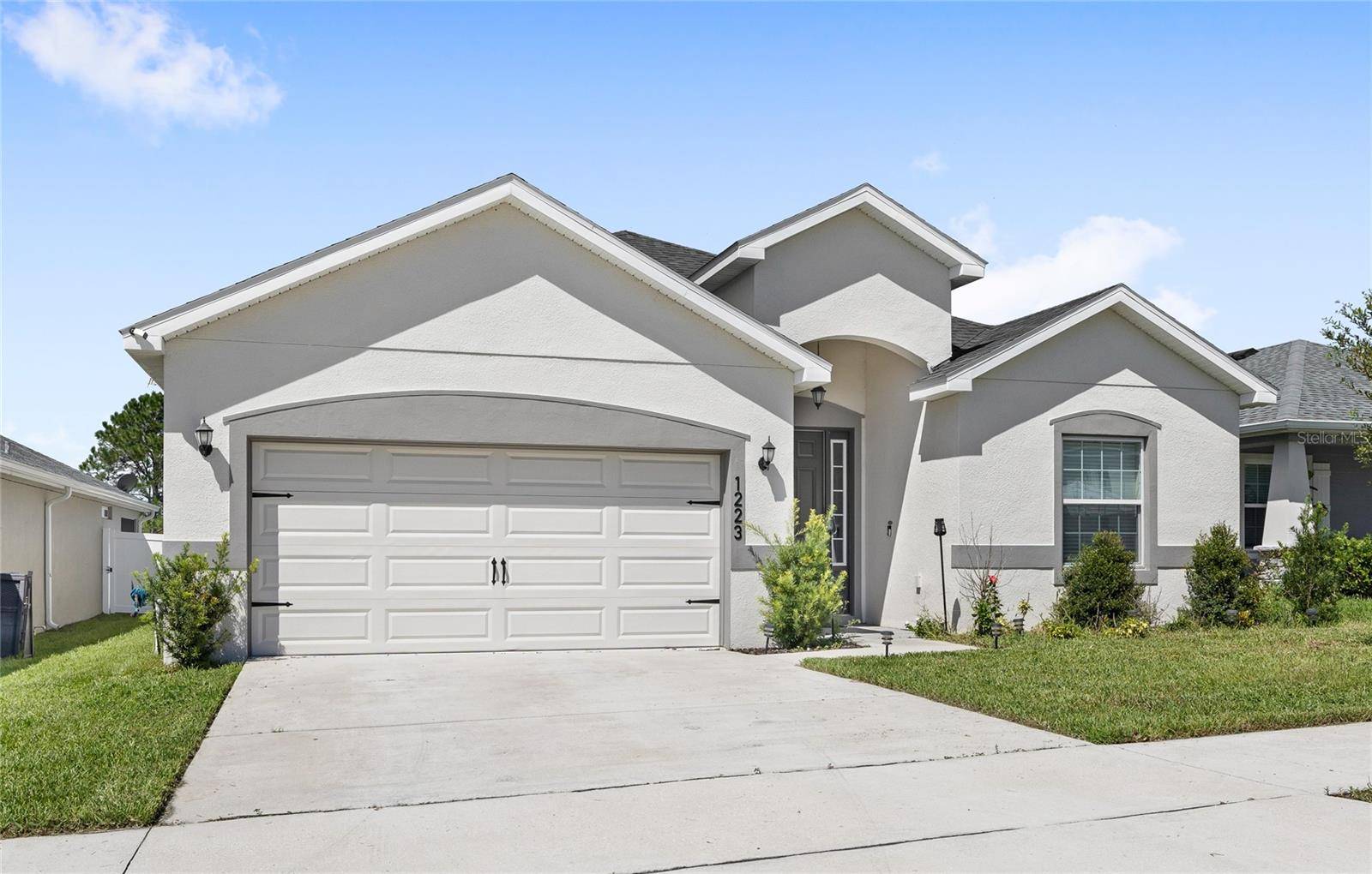 1223 MOUNTAIN FLOWER LN, Davenport, FL 33837