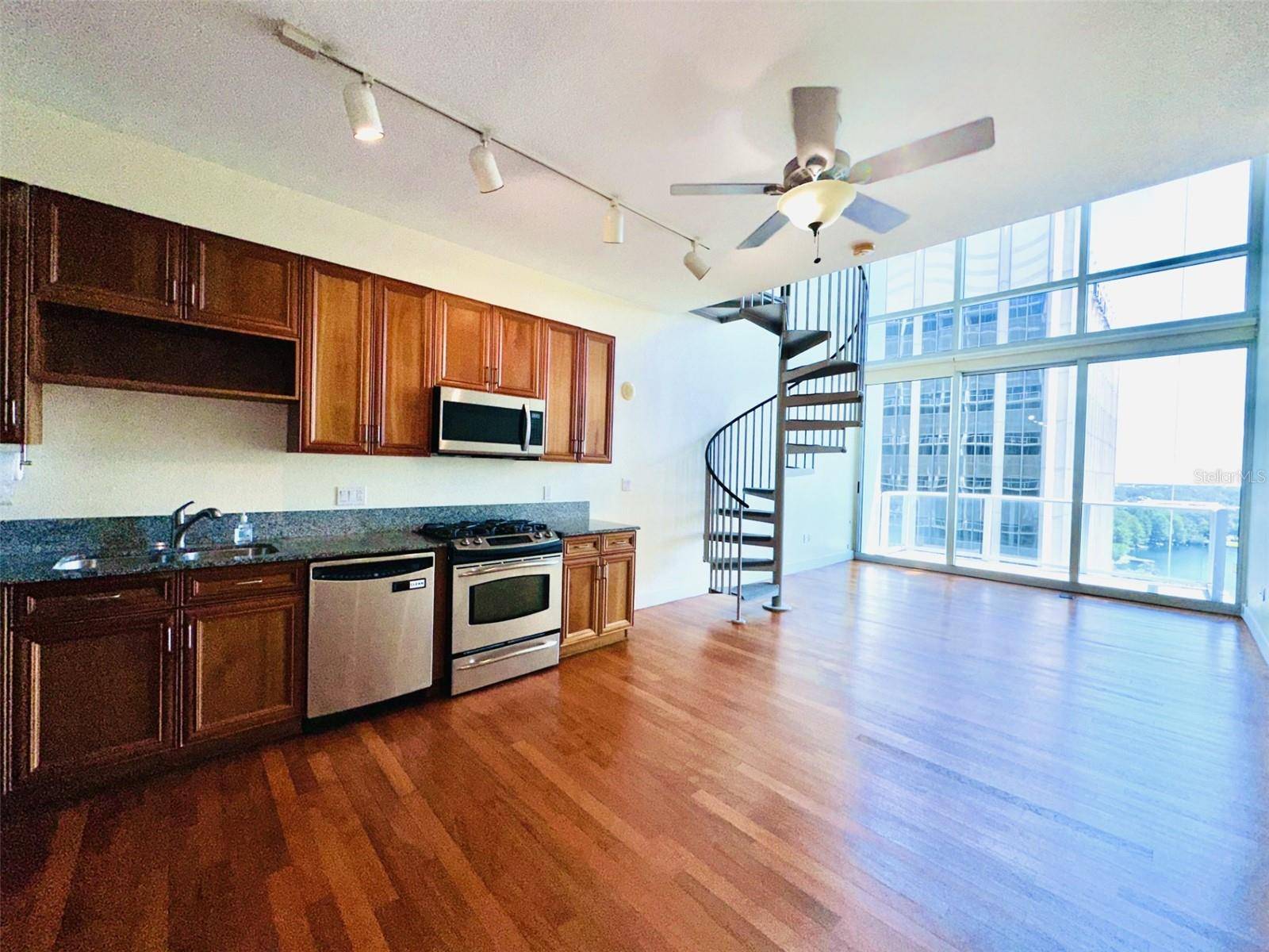 150 E ROBINSON ST #1009, Orlando, FL 32801