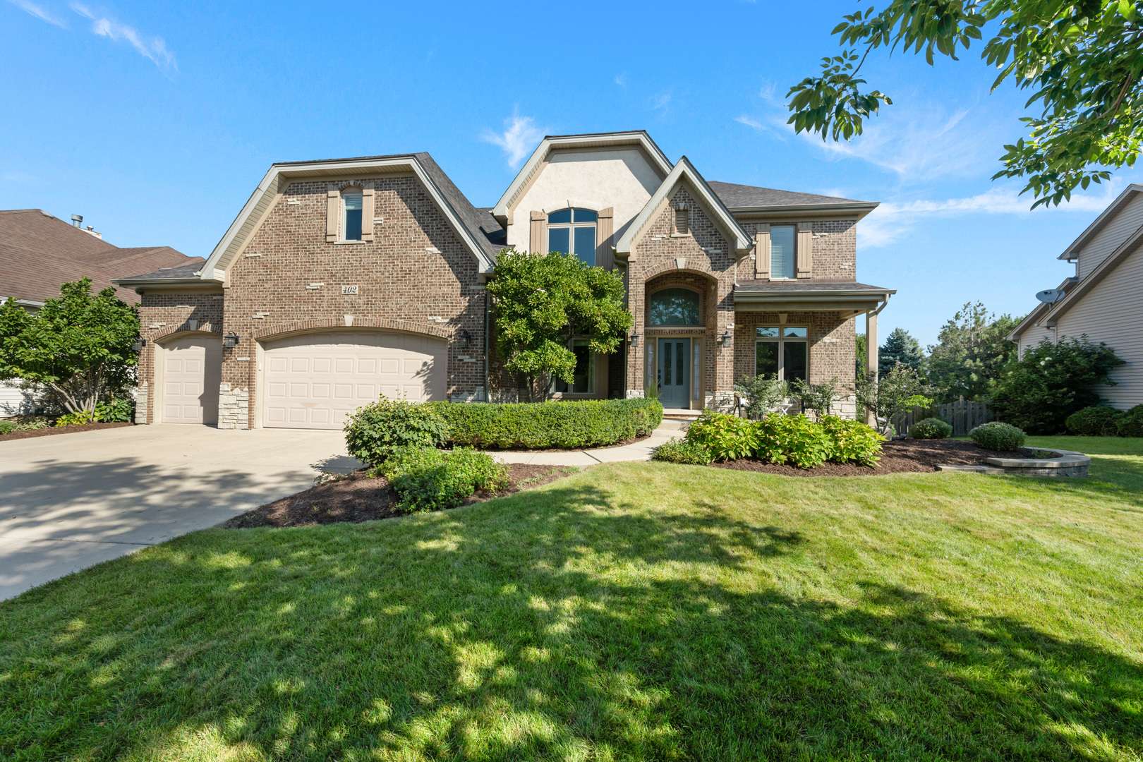 402 Deerfield DR, Oswego, IL 60543