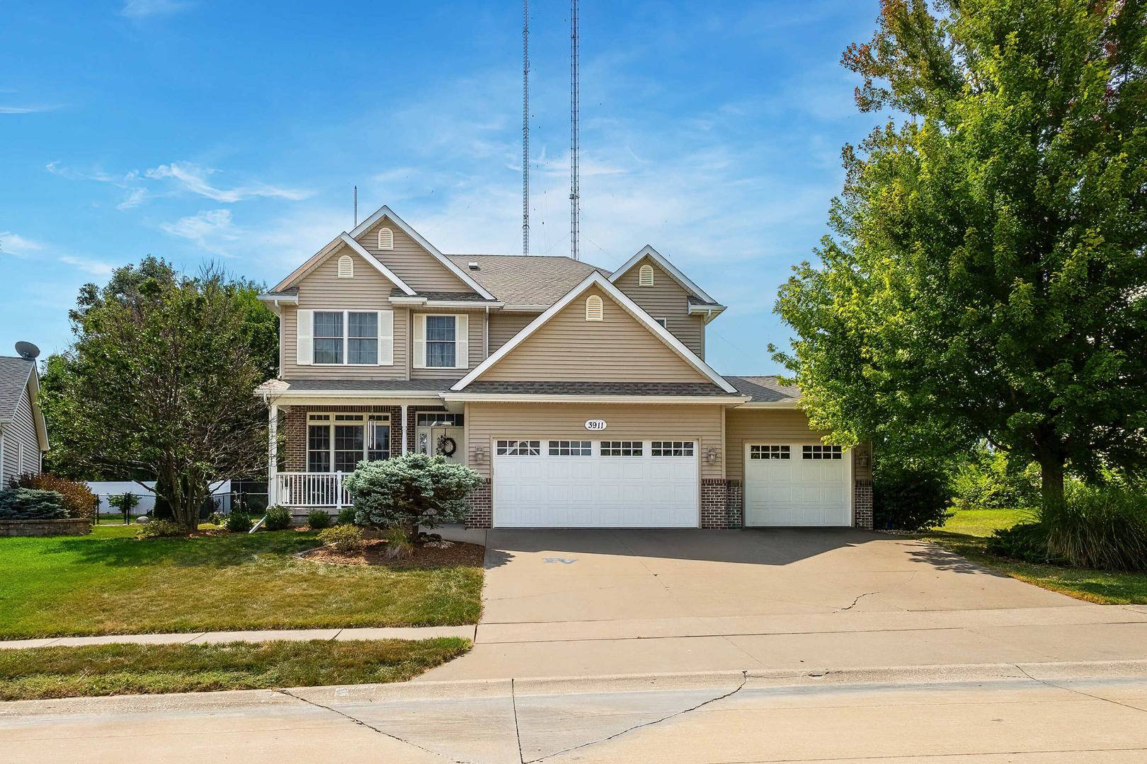 3911 Sparrow CT, Bettendorf, IA 52722