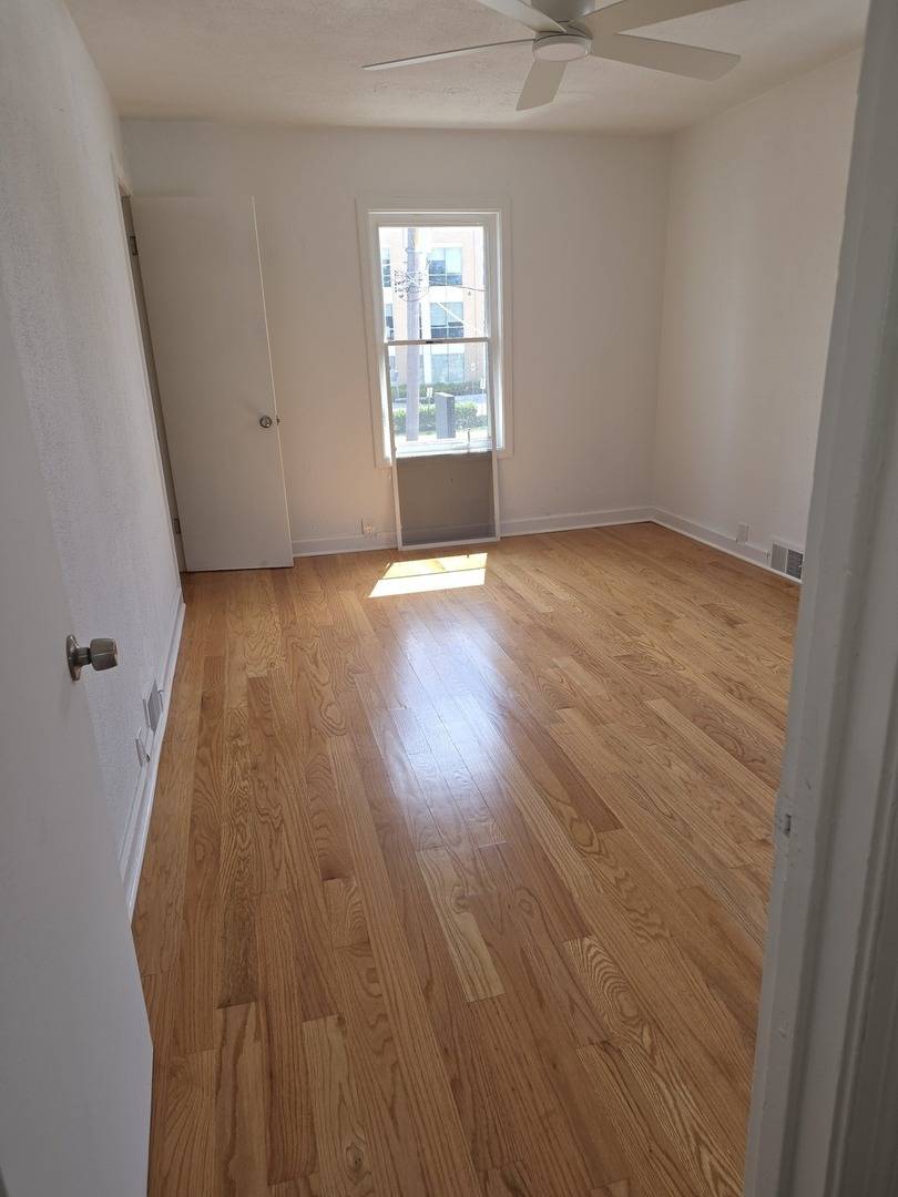 318 W Ogden AVE #2, Westmont, IL 60559