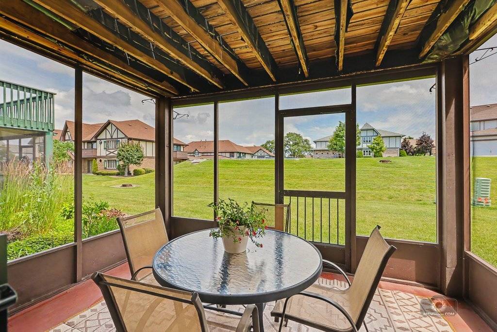 11657 S Matterhorn CIR #102, Palos Park, IL 60464