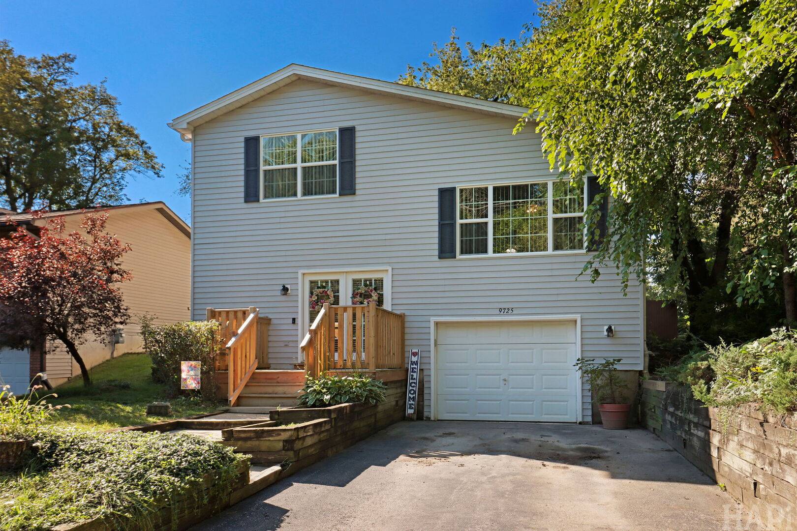 9725 W 17th ST, Zion, IL 60099