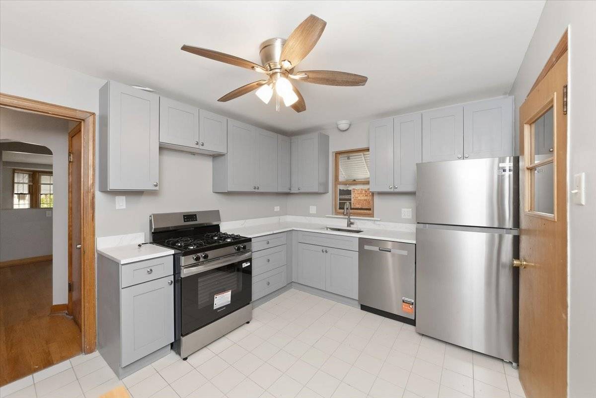 7117 W Armitage AVE, Chicago, IL 60707