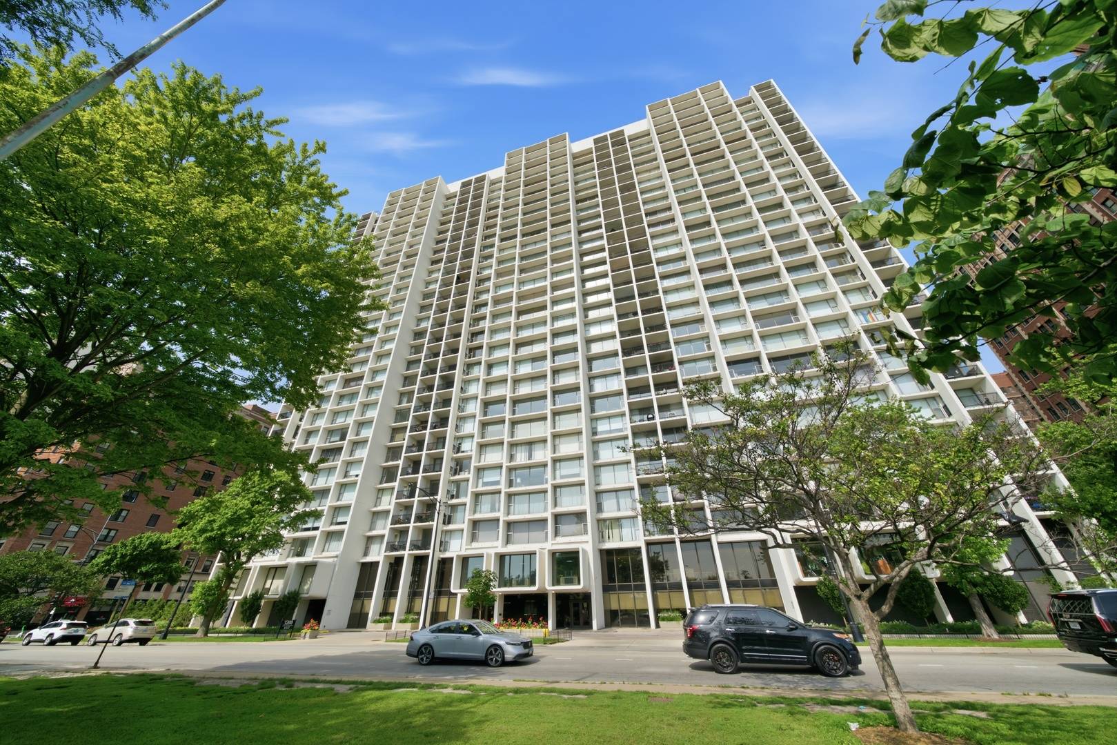 3200 N Lake Shore DR #2102, Chicago, IL 60657