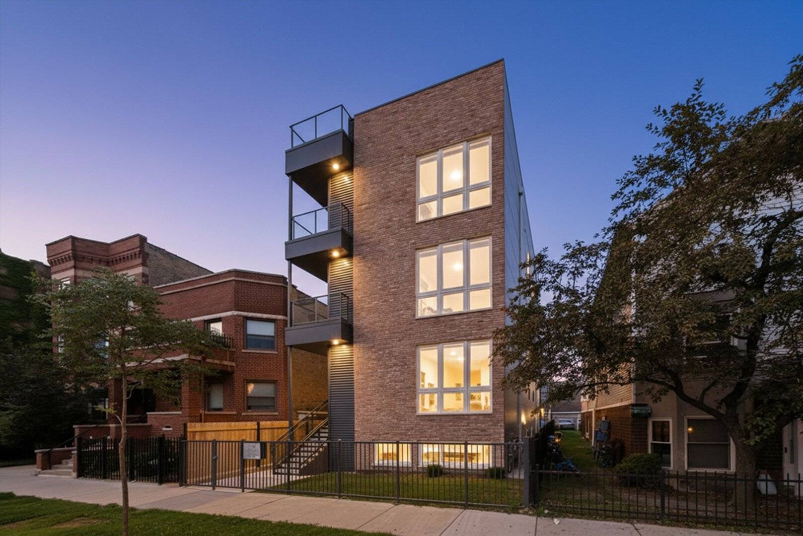 1244 N Kedzie AVE #4, Chicago, IL 60651