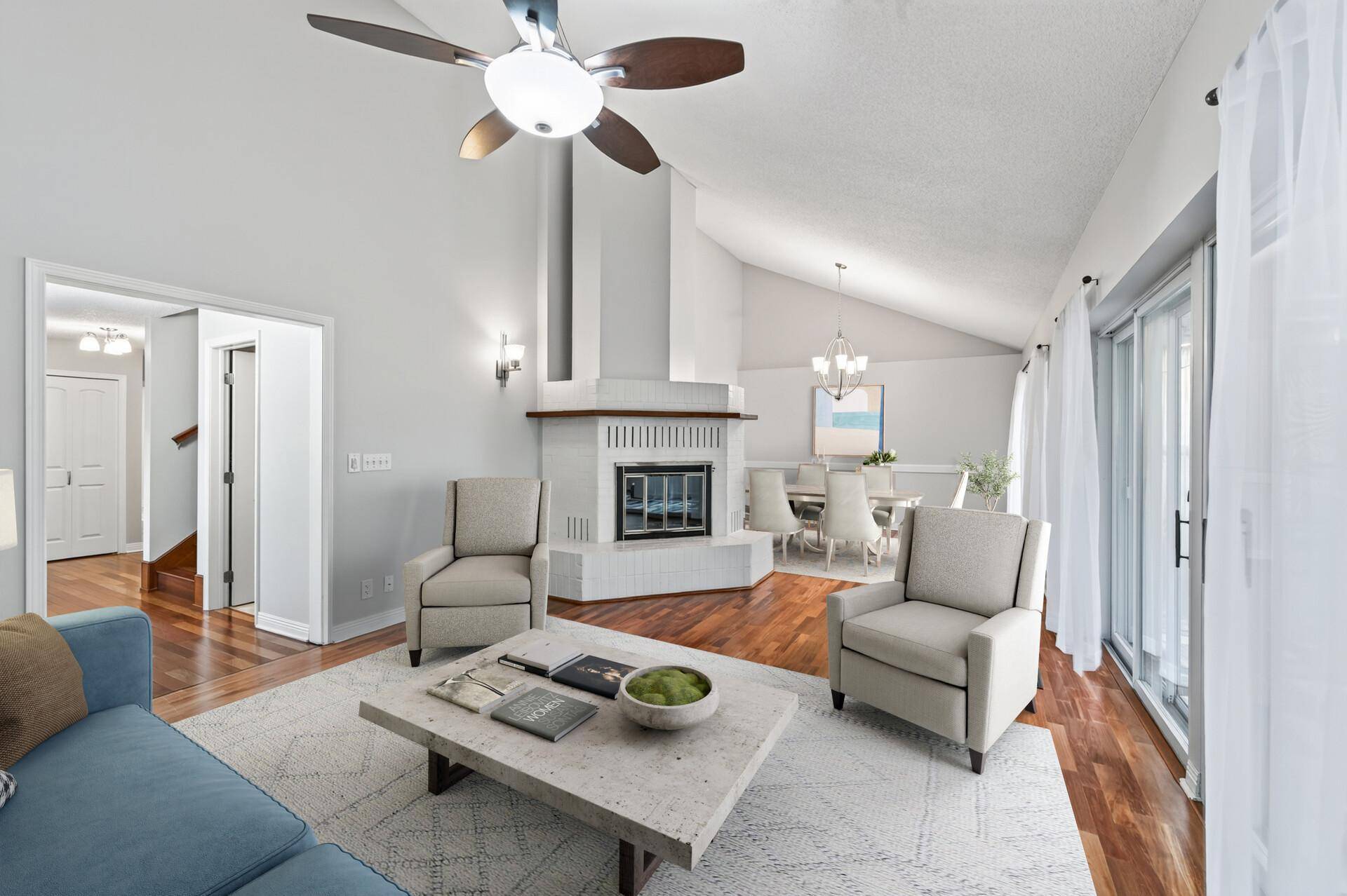 2420 Simpson ST, Roseville, MN 55113