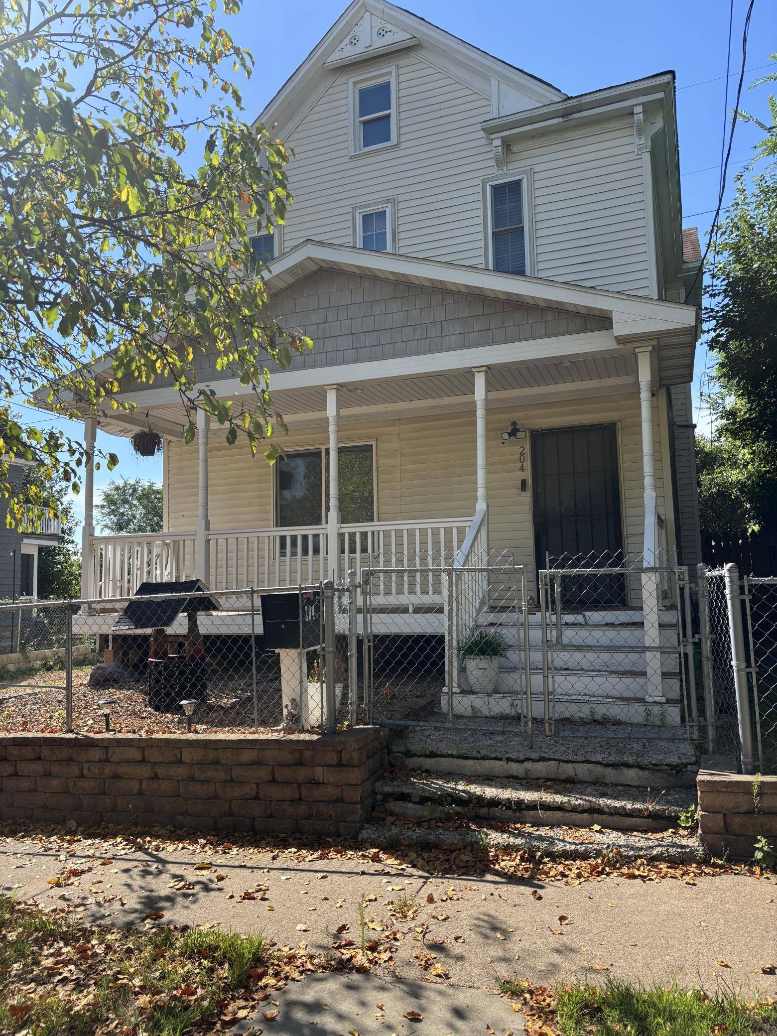 204 Acker ST E, Saint Paul, MN 55117