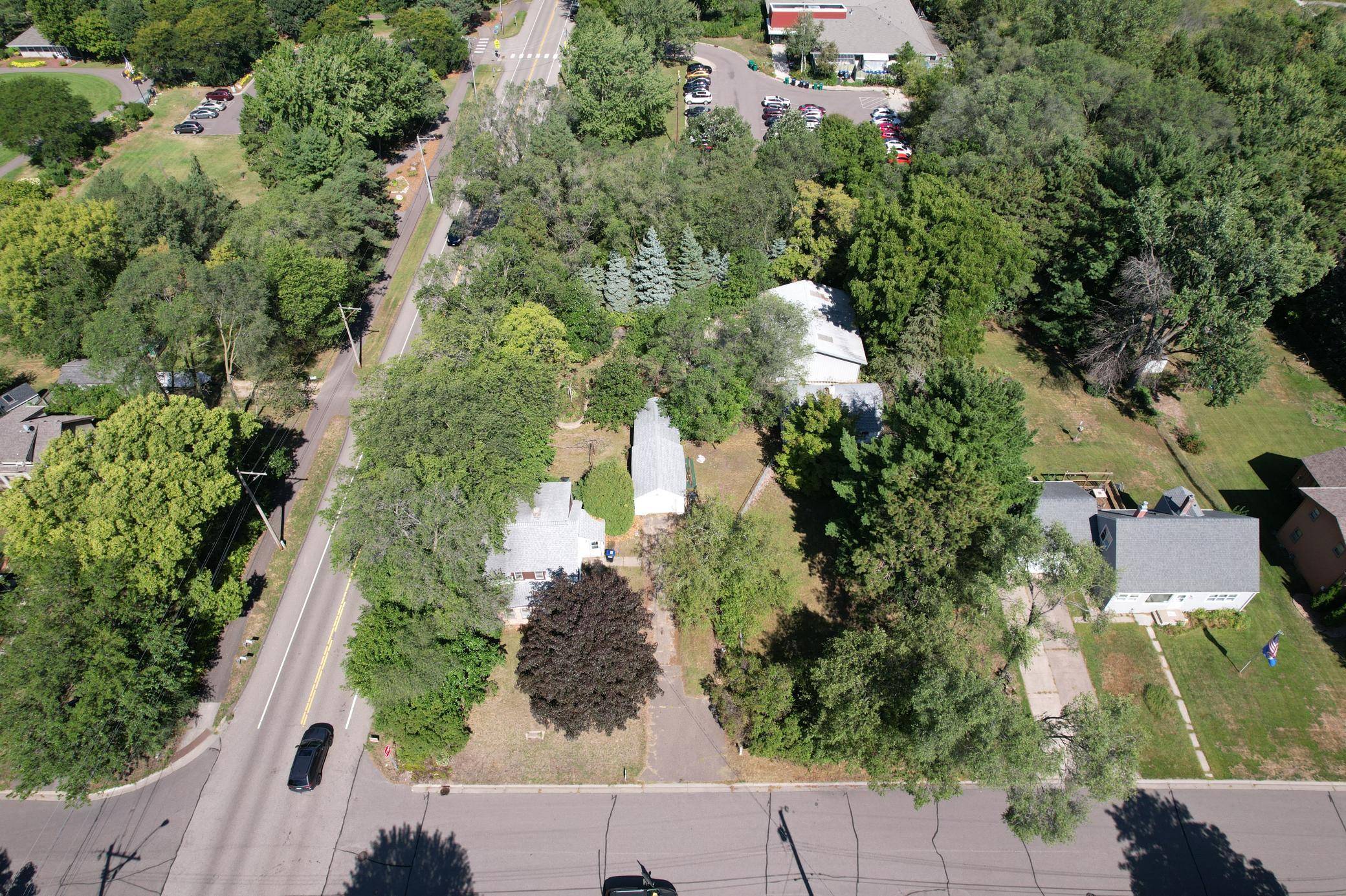 2466 Dale ST N, Roseville, MN 55113
