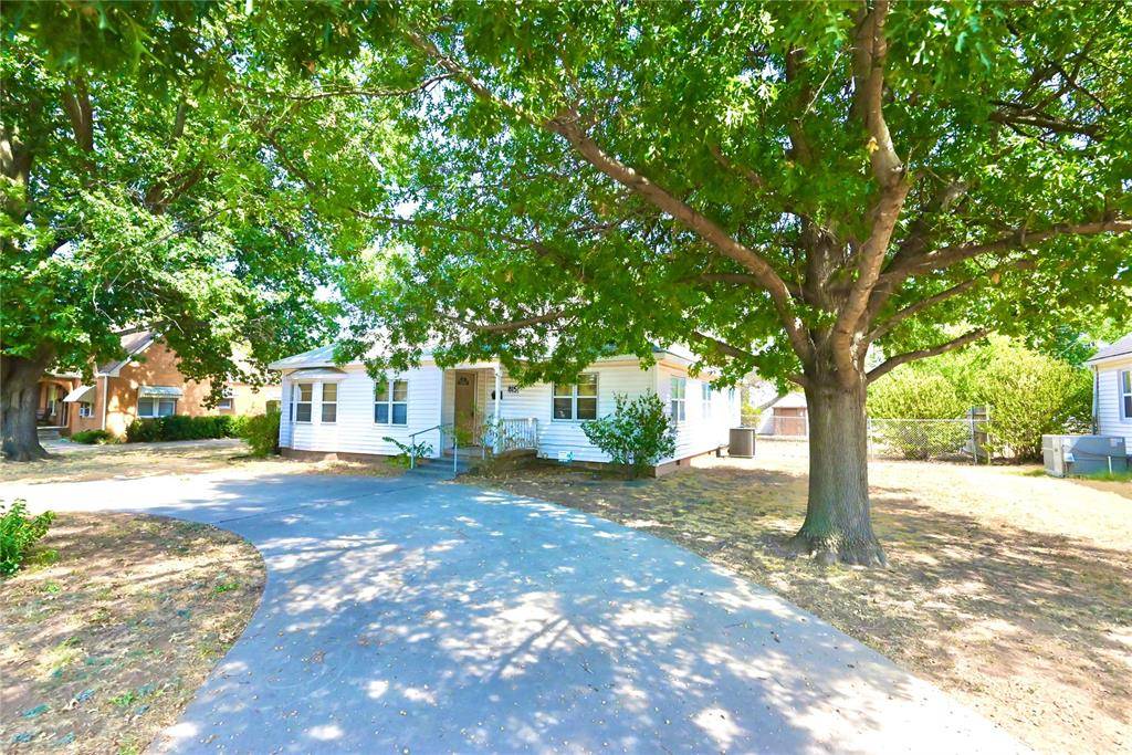 815 S 19th ST, Chickasha, OK 73018