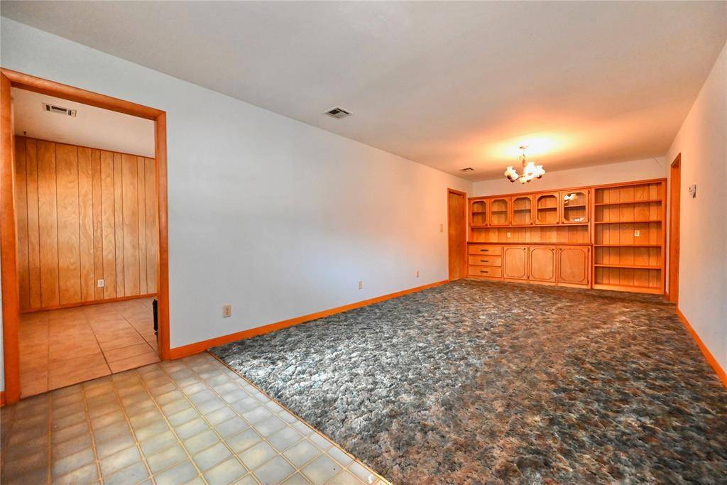 815 S 19th ST, Chickasha, OK 73018