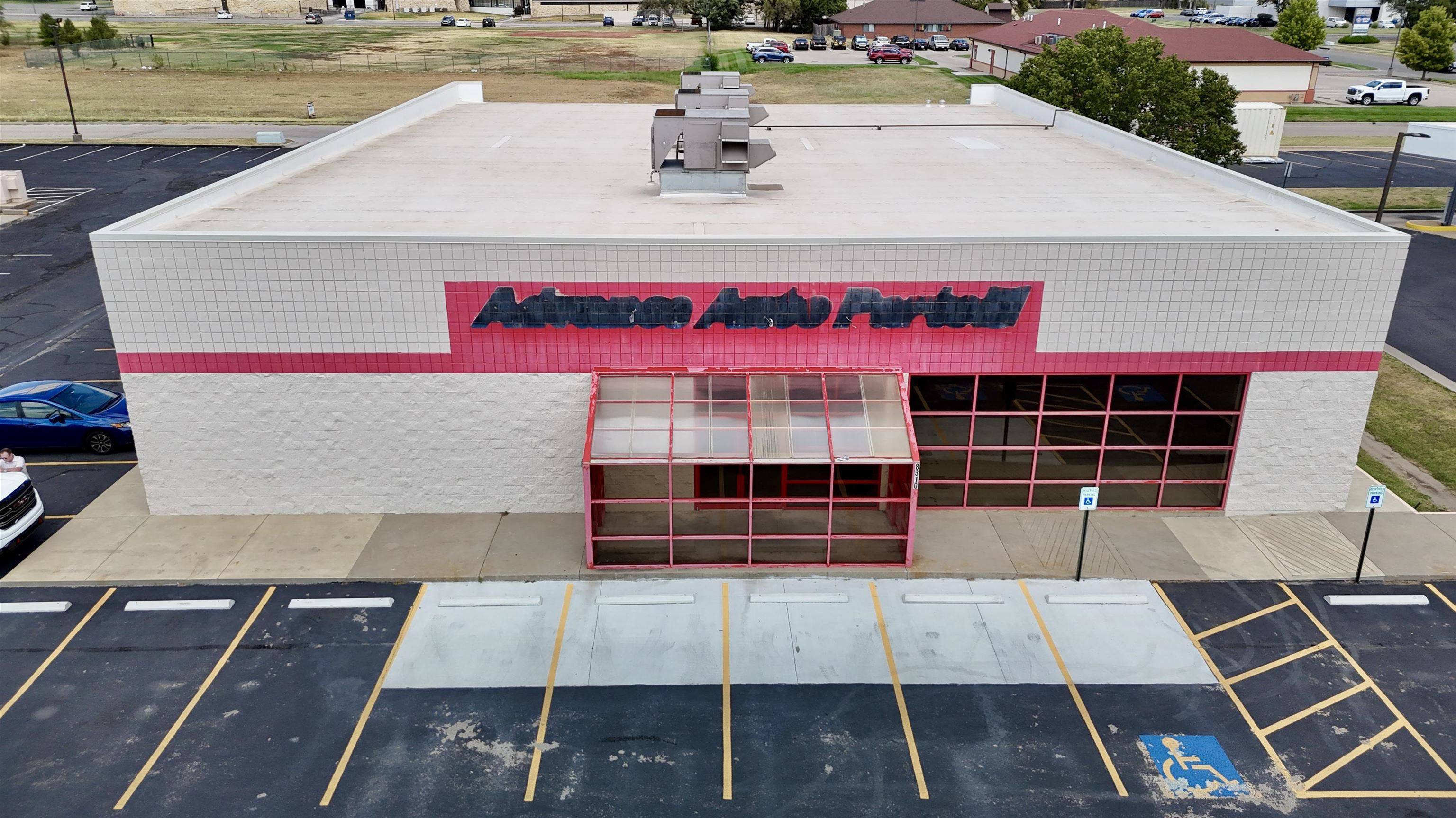 8310 W Central, Wichita, KS 67212