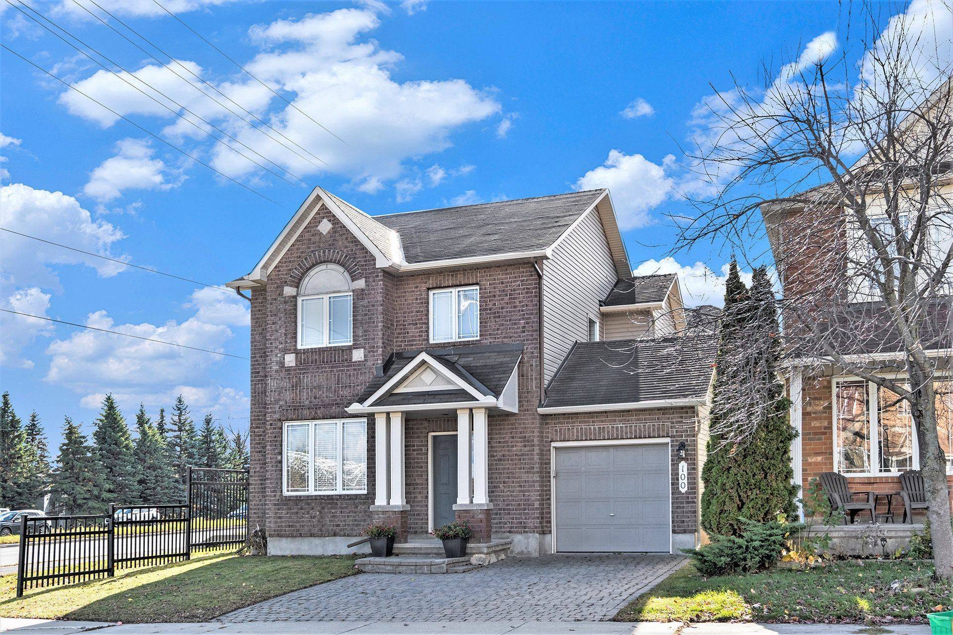 100 Rocky Hill DR, Barrhaven, ON K2G 7B2