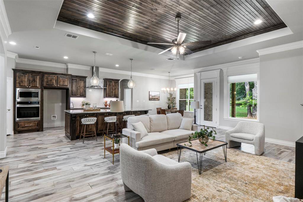 10301 Ravenswood Road, Granbury, TX 76049