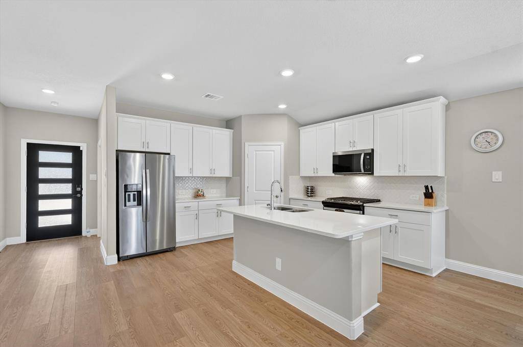 903 Edgehurst Drive, Princeton, TX 75071
