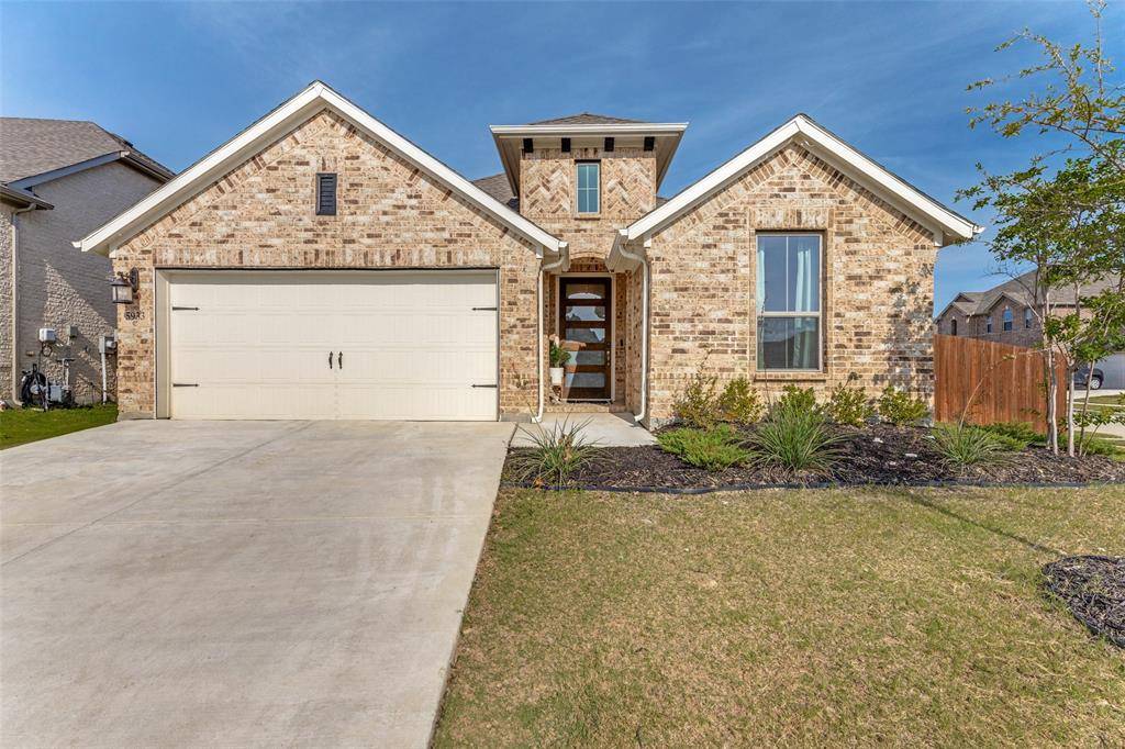 5933 Lovills Creek Street, Fort Worth, TX 76179