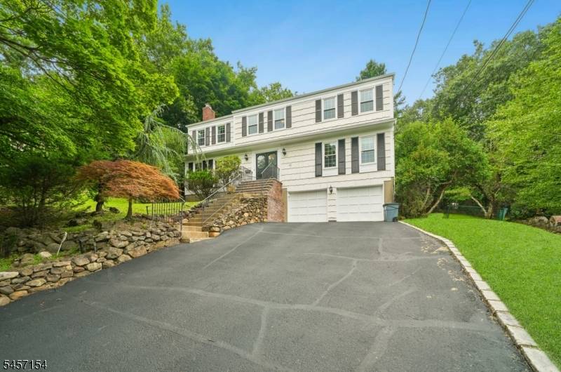 15 Mount Vernon Ct, Livingston Twp., NJ 07039