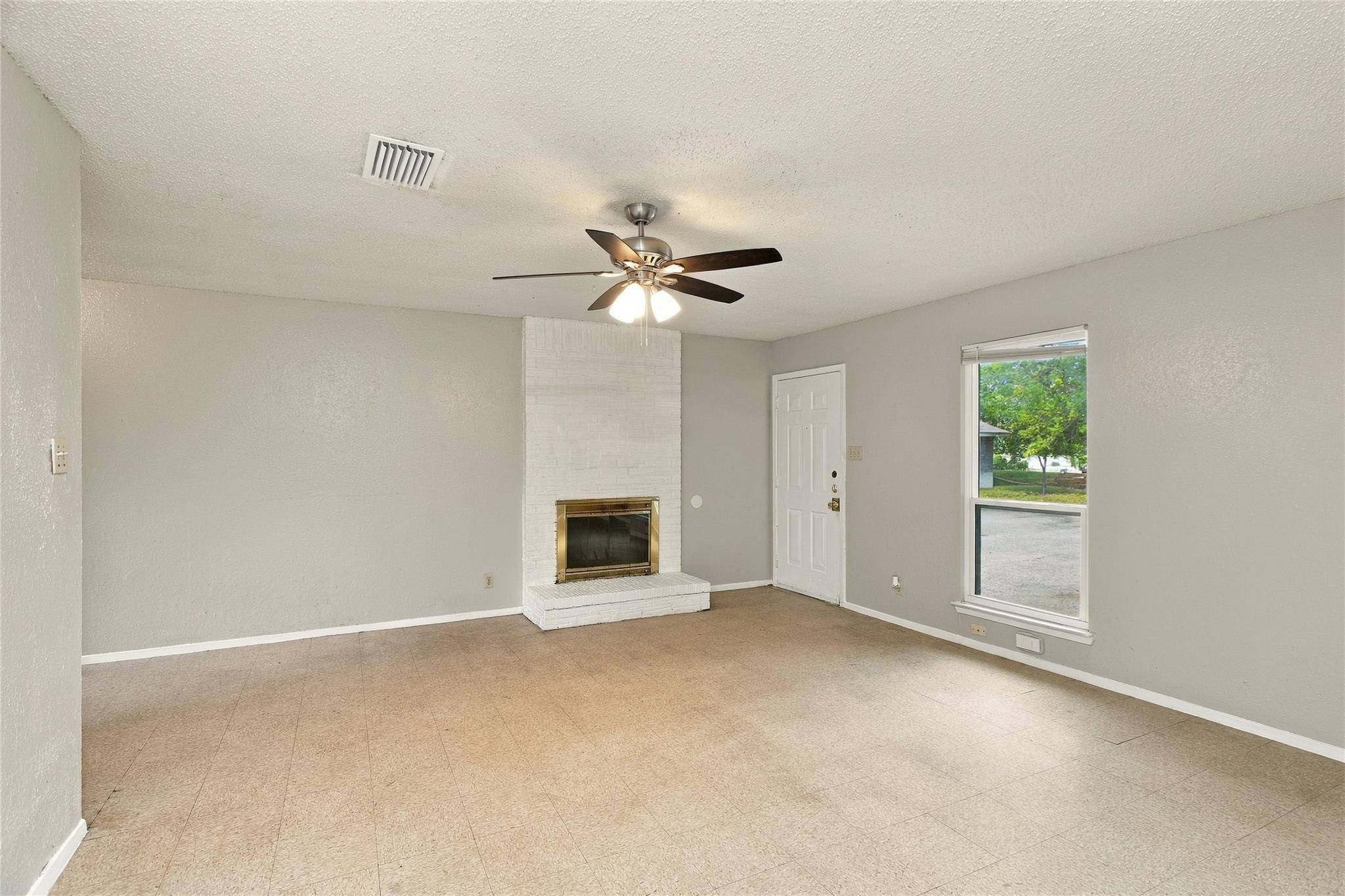 415 Thelma DR #B, Austin, TX 78745