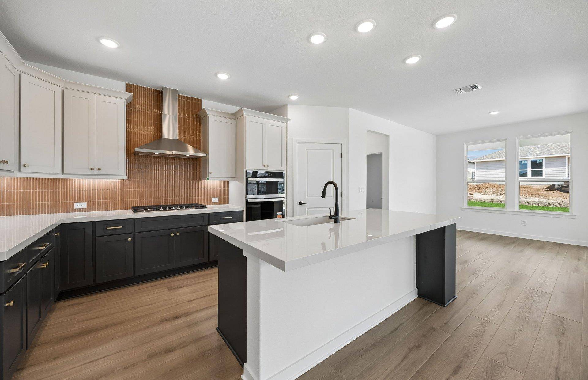 115 Centerfire LN, Georgetown, TX 78633