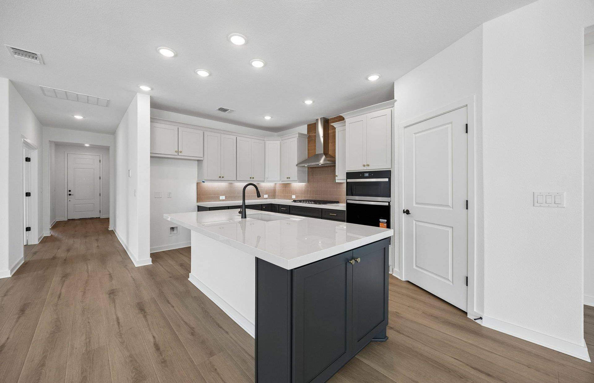 115 Centerfire LN, Georgetown, TX 78633